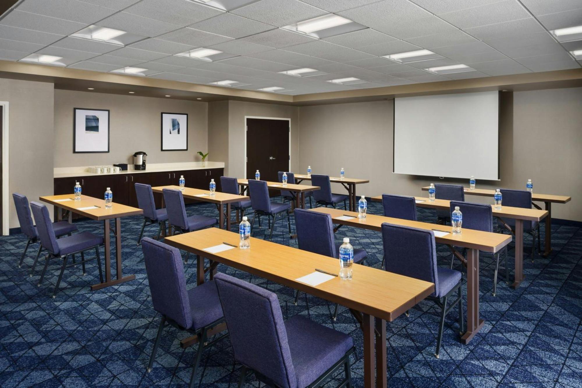Courtyard By Marriott Potomac Mills Woodbridge Otel Dış mekan fotoğraf